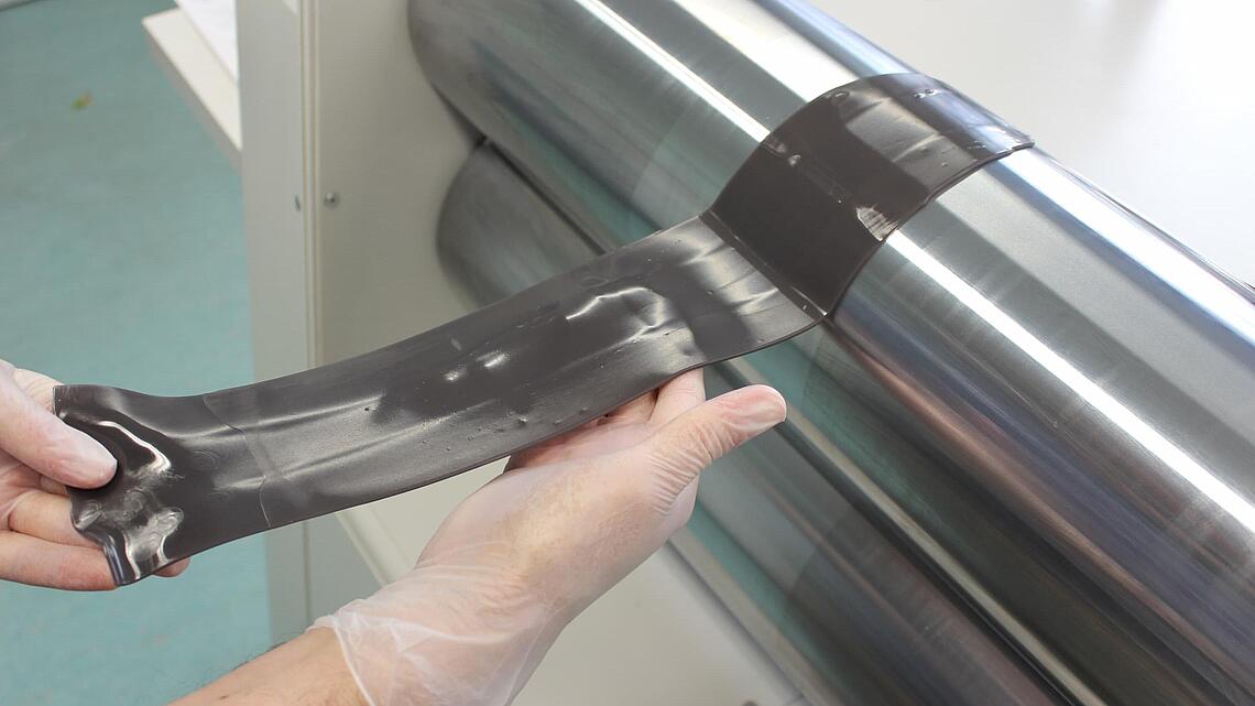 Silikon walzen Walzen des Silikons zur Vorbereitung der Bearbeitung