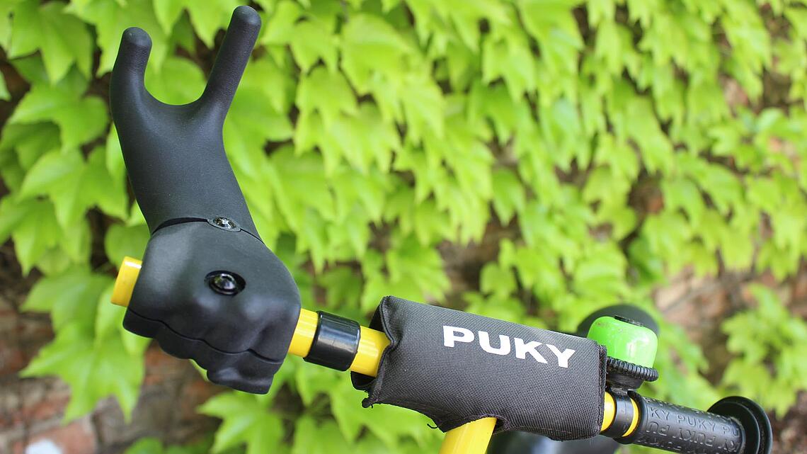 Lenkhilfe für ein Kinderfahrrad und Laufrad aus dem 3D-Drucker Lenkhilfe für ein Kinderfahrrad und Laufrad aufgrund eine verkürzten Arms aus dem 3D-Drucker